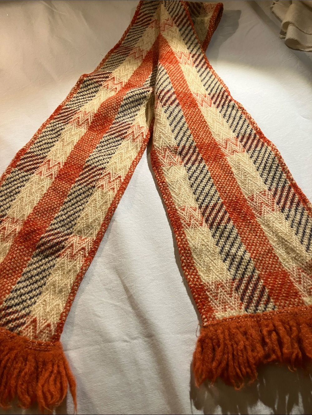 Handwoven vintage wool scarf 42” long 1960’s - Picture 5 of 10